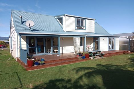 Photo of property in 18 Cook Street, Carters Beach, Westport, 7825