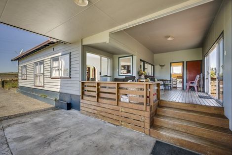 Photo of property in 32 Poukawa Road, Poukawa, Hastings, 4178