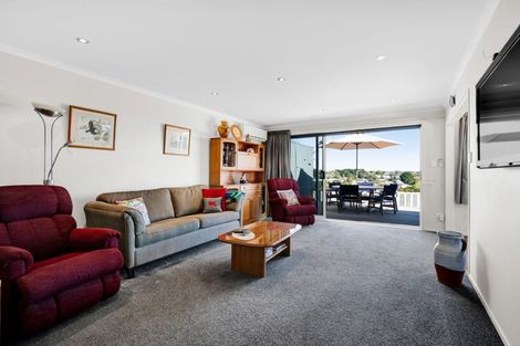 Photo of property in 78 Queens Road, Glen Avon, New Plymouth, 4312