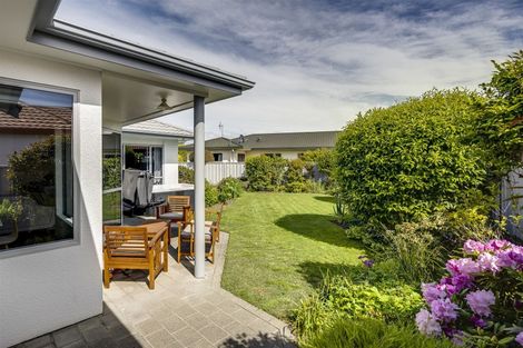 Photo of property in 6 Sloane Place, Taradale, Napier, 4112