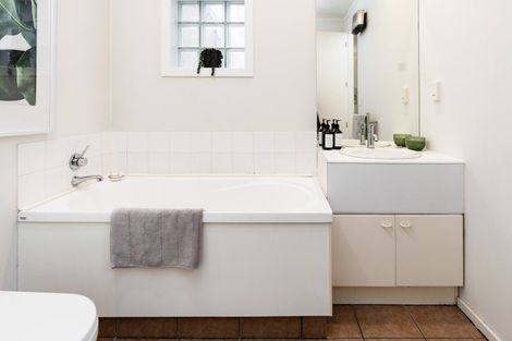 Photo of property in Tennyson Apartments, 18/25 Tennyson Street, Te Aro, Wellington, 6011