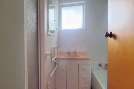 Photo of property in 4/32 Coles Crescent, Papakura, 2110