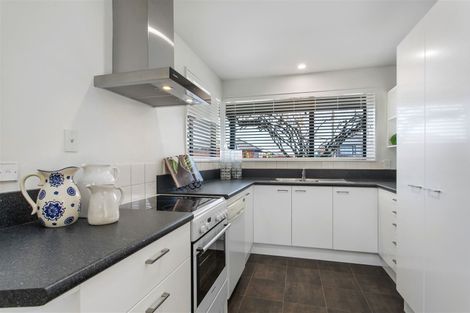 Photo of property in 2/108 Condell Avenue, Papanui, Christchurch, 8053