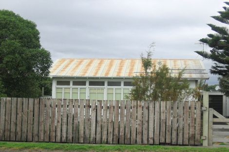 Photo of property in 54 Marine Parade, Paraparaumu Beach, Paraparaumu, 5032