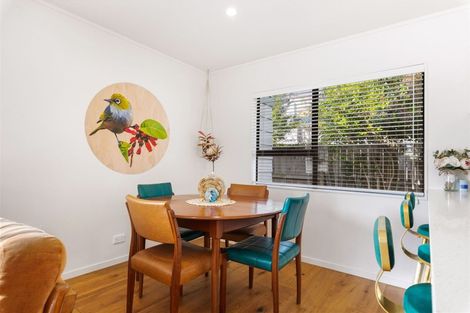 Photo of property in 2/19 Alma Street, Te Atatu South, Auckland, 0610