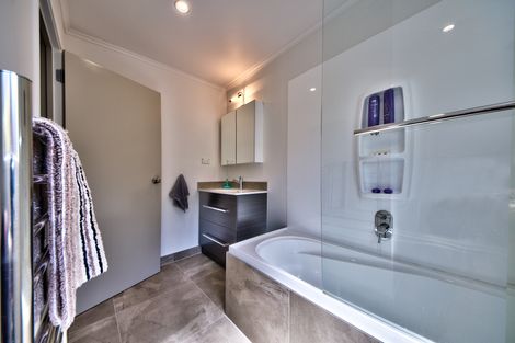 Photo of property in 43 Redwood Drive, Massey, Auckland, 0614