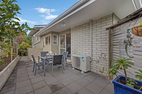 Photo of property in 4 Evelyn Place, Welbourn, New Plymouth, 4310