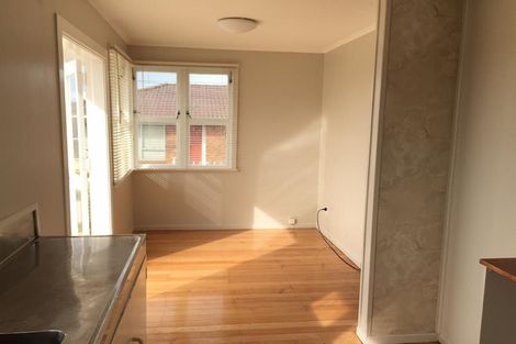 Photo of property in 1/176 Chivalry Road, Glenfield, Auckland, 0629