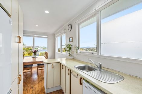 Photo of property in 11 Barker Rise, Northcross, Auckland, 0632