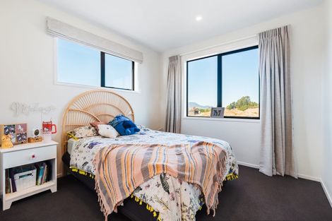 Photo of property in 2 Vickers Way, Acacia Bay, Taupo, 3385