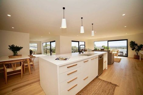 Photo of property in 27 Cannon Hill Crescent, Mount Pleasant, Christchurch, 8081