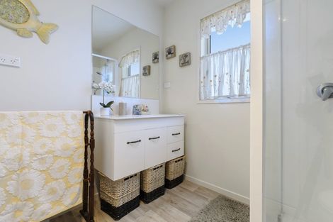 Photo of property in 11 Kamahi Crescent, Papamoa Beach, Papamoa, 3118