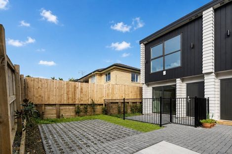 Photo of property in 12f Hewlett Road, Massey, Auckland, 0614