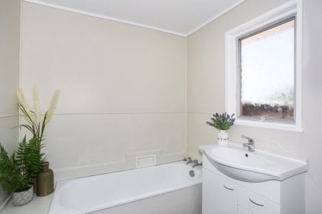 Photo of property in 32 Mack Place, Red Hill, Papakura, 2110