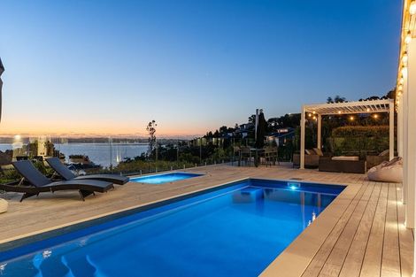 Photo of property in 5 Poaka Place, Beach Haven, Auckland, 0626