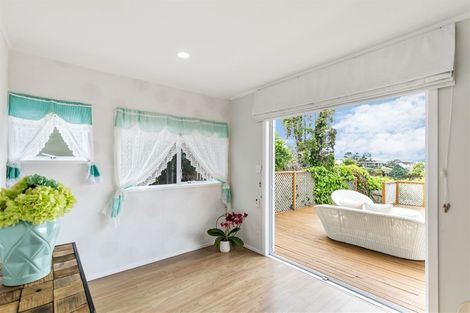 Photo of property in 33 Agincourt Street, Glenfield, Auckland, 0629
