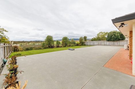 Photo of property in 115 Pacific Drive, Fitzherbert, Palmerston North, 4410