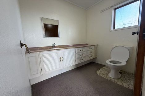 Photo of property in 73 Redoubt Road, Goodwood Heights, Auckland, 2105