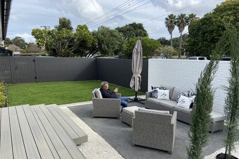 Photo of property in 1/2 Omana Road, Milford, Auckland, 0620