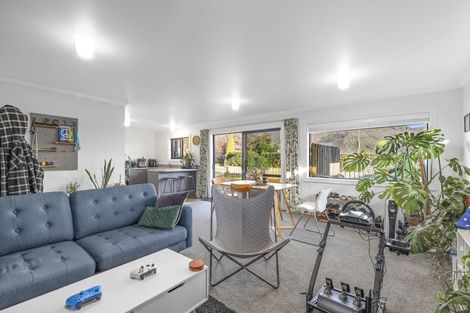 Photo of property in 49 Totara Terrace, Wanaka, 9305