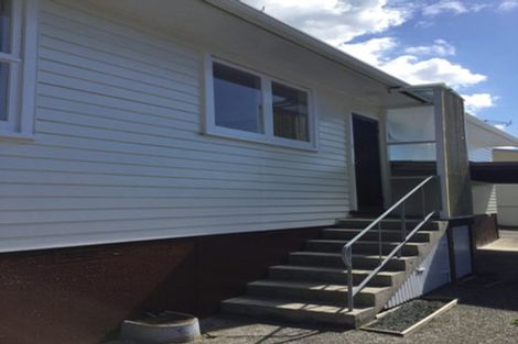 Photo of property in 2/25 Nutsey Avenue, Northcote, Auckland, 0627