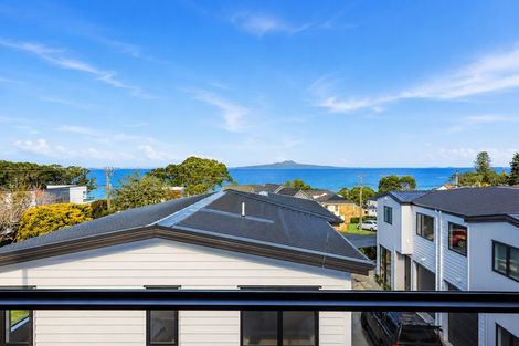 Photo of property in 17 Rock Isle Road, Torbay, Auckland, 0630