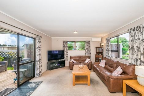 Photo of property in 18 Rosewood Place, Paraparaumu, 5032