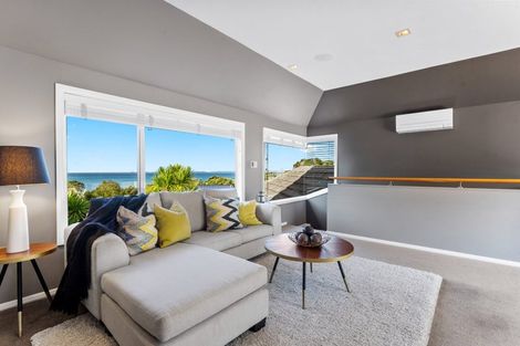 Photo of property in 2/101 Churchill Road, Murrays Bay, Auckland, 0630