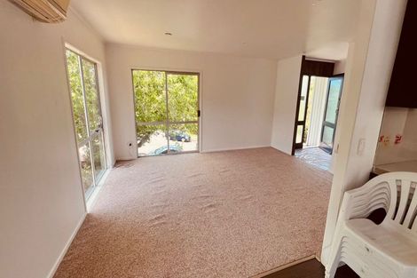 Photo of property in 8 Glucina Place, Glen Eden, Auckland, 0602