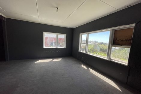 Photo of property in 305 Don Buck Road, Massey, Auckland, 0614