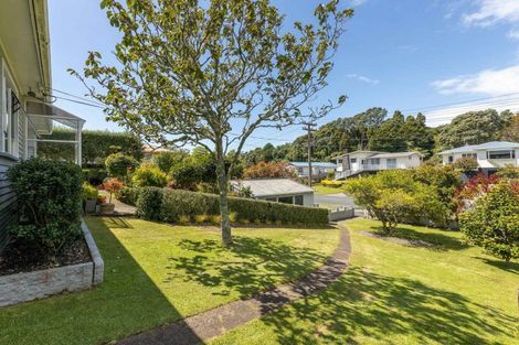 Photo of property in 30 Awanui Street, Merrilands, New Plymouth, 4312