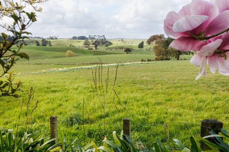 Photo of property in Thyme Out Estate, 800 Halcombe Road, Halcombe, Feilding, 4775
