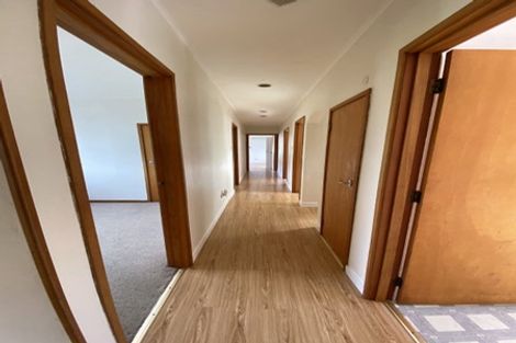 Photo of property in 21 Sequoia Place, Sunnynook, Auckland, 0620