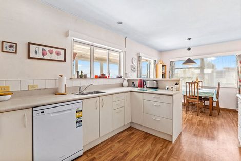 Photo of property in 12 Aberdeen Road, Campbells Bay, Auckland, 0620