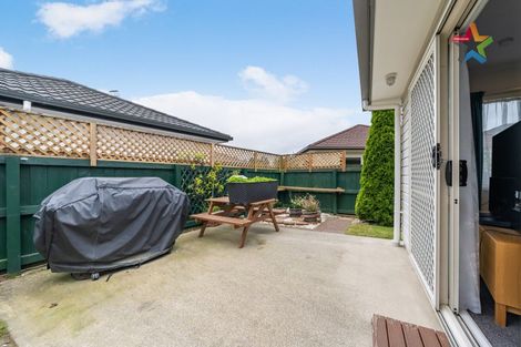 Photo of property in 32 Woodland Mews, Wainuiomata, Lower Hutt, 5014