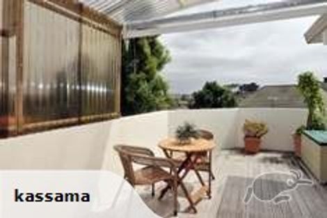 Photo of property in 12 Mandeville Place, Unsworth Heights, Auckland, 0632