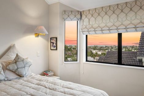 Photo of property in 28 Bellbird Rise, Murrays Bay, Auckland, 0630