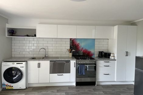 Photo of property in 10 Pamir Place, Welcome Bay, Tauranga, 3112