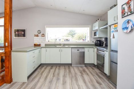 Photo of property in 22 Victoria Street, Carterton, 5713