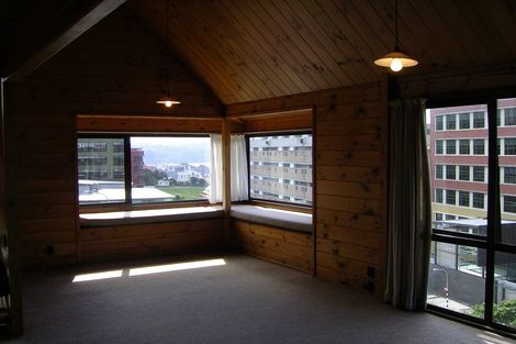 Photo of property in 4/52 Kelburn Parade, Kelburn, Wellington, 6012