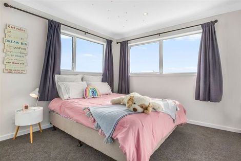 Photo of property in 16 Schooner Drive, Whitby, Porirua, 5024