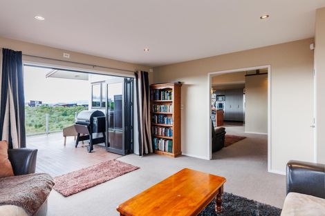 Photo of property in 51 Ruapehu Drive, Fitzherbert, Palmerston North, 4410