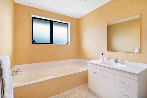 Photo of property in 88 Parnell Heights, Kelvin Grove, Palmerston North, 4414