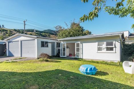 Photo of property in 5 Hookway Grove, Paraparaumu, 5032