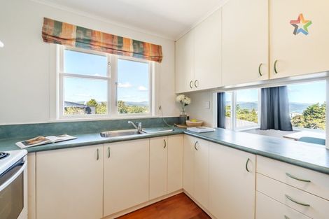 Photo of property in 24 Martin Grove, Normandale, Lower Hutt, 5010