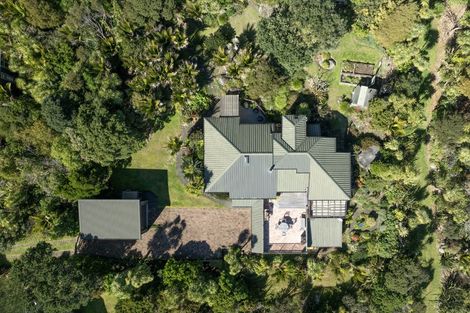 Photo of property in 113 Seaview Road, Piha, New Lynn, 0772