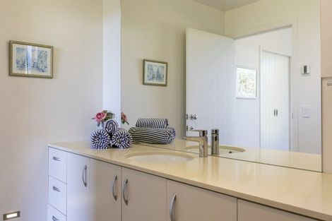 Photo of property in 30 Karapoto Lane, Rainbow Point, Taupo, 3330