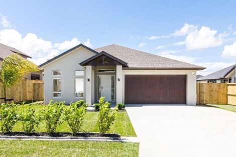 Photo of property in 11 Paso Fino Crescent, Karaka, Papakura, 2113