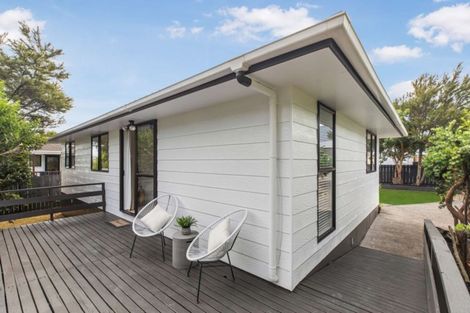 Photo of property in 1/63a Colwill Road, Massey, Auckland, 0614