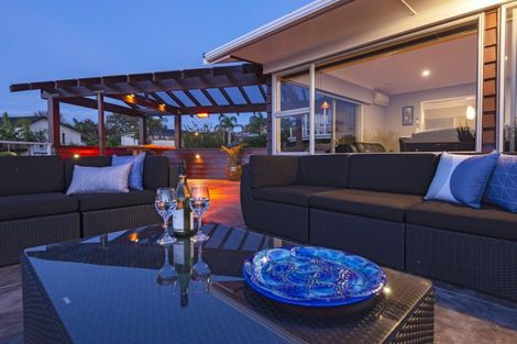 Photo of property in 28 Treeway, Sunnyhills, Auckland, 2010